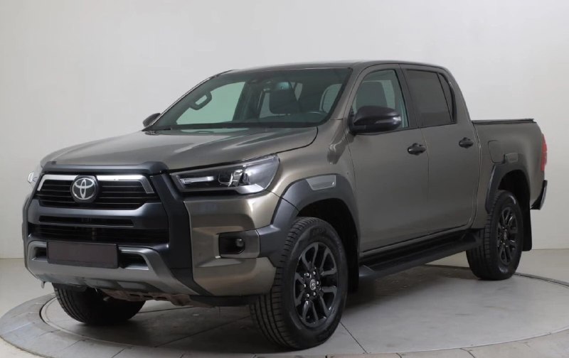 Toyota Hilux 4x4 Double Cab Automatic Executive — фото 1 из 7